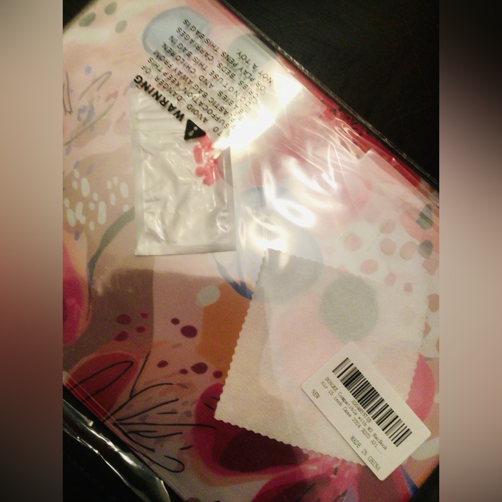 MacBook Air 15 Shell with Screen & Keyboard Protector - Picture 7 of 9